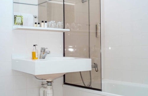 Pornichet Hotel | Experience Comfort at Hôtel Villa Flornoy in Pornichet