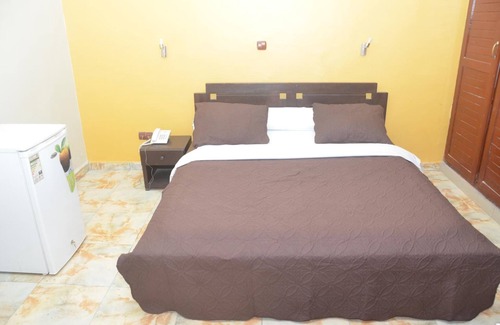 Bonapriso Hotel | Budget-Friendly Hôtel - Y with Restaurant & Breakfast Options