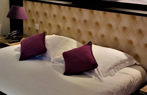Mercurey Hotel | Discover Hôtellerie du Val d'Or: Family-Friendly Comfort