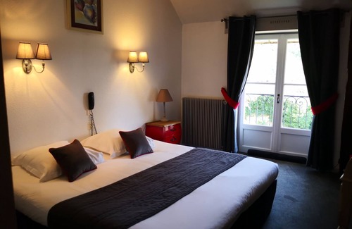 Mercurey Hotel | Discover Hôtellerie du Val d'Or: Family-Friendly Comfort