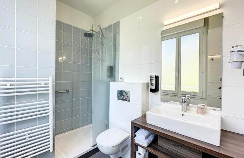 Grenelle Hotel | Discover L'Enclos Rey: Pet-Friendly Retreat with Top Amenities