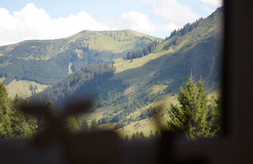 Damuels Apartment | Scenic Hölderle Damüls: Family-Friendly, Mountain Views Await!