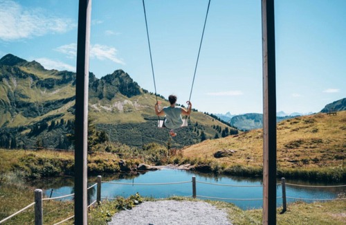 Damuels Apartment | Scenic Hölderle Damüls: Family-Friendly, Mountain Views Await!