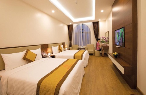 Muong Khen Hotel | Discover Hùng Mạnh Plaza Hotel: Family-Friendly & Accessible