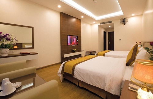 Muong Khen Hotel | Discover Hùng Mạnh Plaza Hotel: Family-Friendly & Accessible