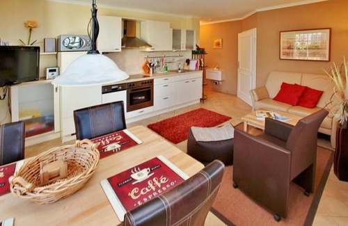 Ostseebad Kuhlungsborn Apartment | Elegant Oceanfront Retreat with Pool and Sauna Amenities