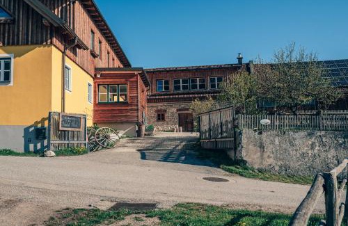 Furth an der Triesting Apartment | Discover Hüdahof Niemtal: Oceanfront Escape with Pets Welcome