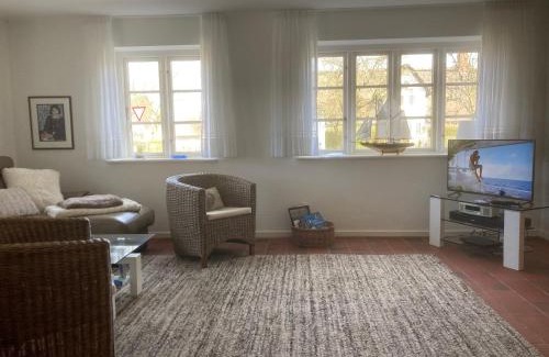 Borgsum House | Cozy Hüs an den Salzwiesen with Oceanfront Views