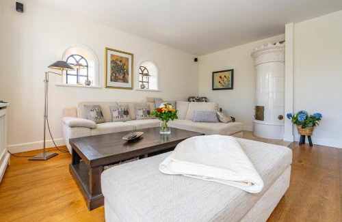 Kleinmorsum House | Family-Friendly Hüs bi Koog: Pet Welcoming 4-Star Retreat