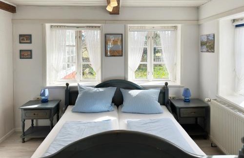 Suddorf Apartment | Hüs Sanskiin Ferienwohnung: Family & Pet-Friendly Retreat