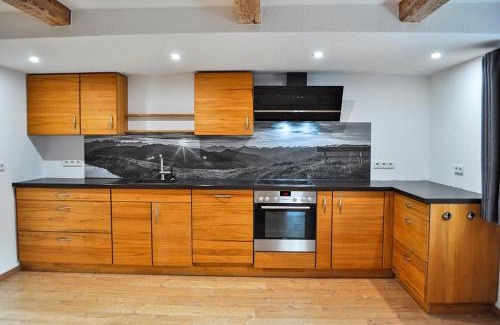 Hinang Apartment | Discover Hüs Uis: Pet-Friendly Oceanfront Getaway