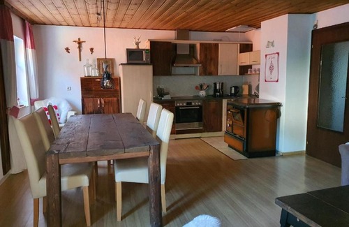 Innernzell House | Experience Hüttenglück: Family-Friendly with Hot Tub Bliss