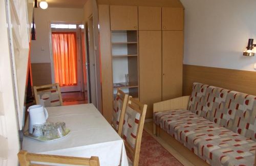 Gyula Hotel | Discover Hőforrás Hotel: Family-Friendly with Pool & Hot Tub