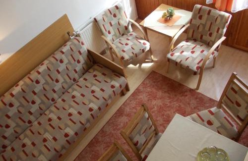 Gyula Hotel | Discover Hőforrás Hotel: Family-Friendly with Pool & Hot Tub