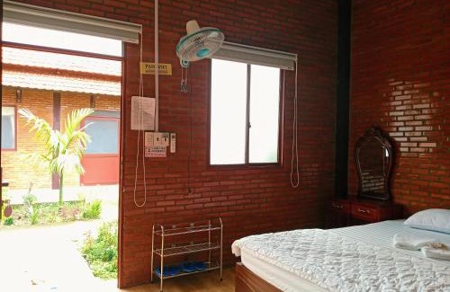 Quan Tom Hotel | Exceptional HOMESTAY HƯƠNG RỪNG: Child-Friendly Retreat