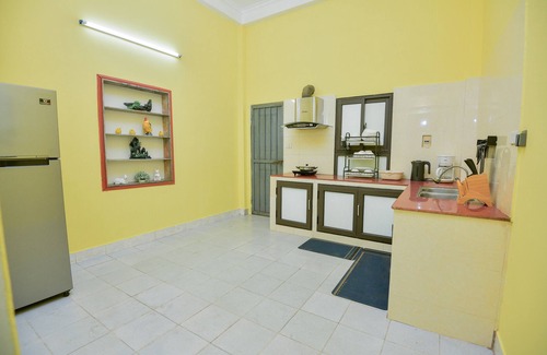 Ba Dinh House | Hằng Home: 4 Bedrooms with Train Views and Gym Access