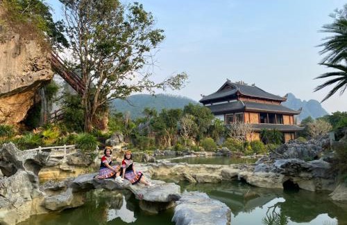 Bai Lang House | Oceanfront HỒ ĐÁ CỔ THIÊN LONG RESORT with Hot Tub & Pool