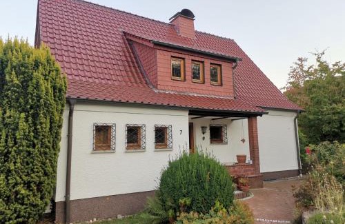 Merkers House | Inviting Auszeit: Family-Friendly with Hot Tub & Kitchen