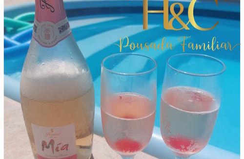 Vivenda Hotel | Inviting H&C Pousada: Family-Friendly with Pool & Breakfast