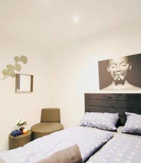 Wahring Apartment | Experience Comfort at H Elite Apartment KS with Pool Access
