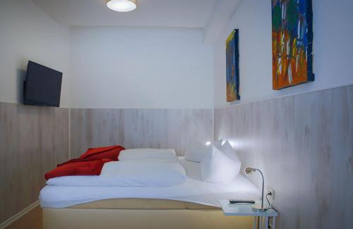 Innenstadt Apartment | Cozy H&H Apartments in City Center with Kitchen & Dining