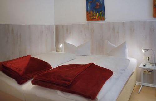 Innenstadt Apartment | Cozy H&H Apartments in City Center with Kitchen & Dining