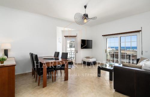 Telheiro Apartment | H&H Amazing Apartment with Panoramic Sea Views & Pool