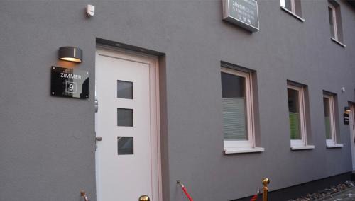 Innenstadt Apartment | Central H&H Studio-Apartments with Kitchenettes & 24h Check-In