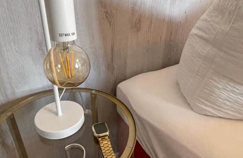 Innenstadt Apartment | Central H&H Studio-Apartments with Kitchenettes & 24h Check-In