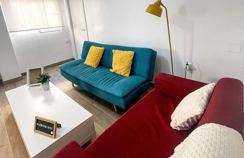 Angustias - Chana - Encina Apartment | H&H Suite El Mirlo