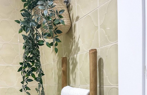 Angustias - Chana - Encina Apartment | H&H Suite El Mirlo