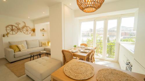 Camino de Ronda Apartment | Experience H&H Suite Mirador de Granada with Alhambra Views