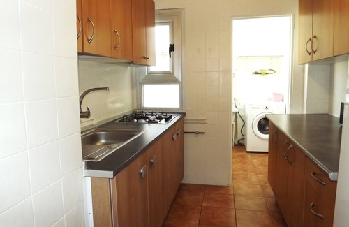 Norte Apartment | Discover H&H Suite Plaza de Toros: Family-Friendly Retreat