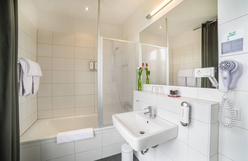 Gesundbrunnen Hotel | Discover H+ Hotel 4 Youth Berlin Mitte - Rated 8.6/10