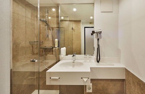 Rhein-Erft-Kreis District Hotel | Stylish H+ Hotel Köln Brühl with Spa & Family-Friendly Amenities
