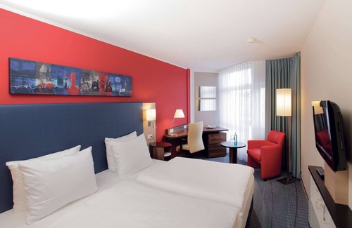 Rhein-Erft-Kreis District Hotel | Stylish H+ Hotel Köln Brühl with Spa & Family-Friendly Amenities
