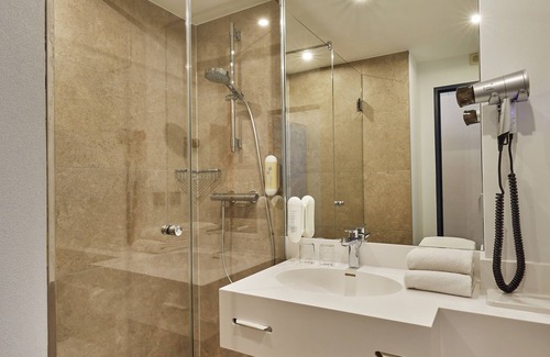 Rhein-Erft-Kreis District Hotel | Stylish H+ Hotel Köln Brühl with Spa & Family-Friendly Amenities