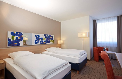 Niedernhausen Hotel | Relax at H+ Hotel Wiesbaden Niedernhausen with Spa & Pool