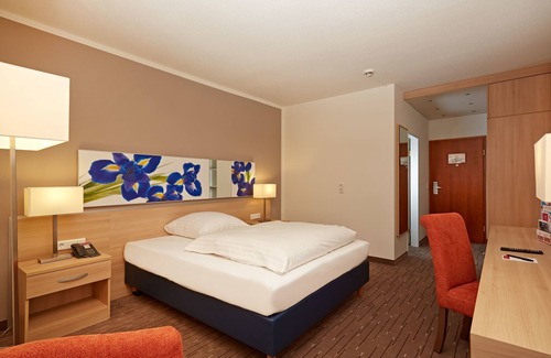 Niedernhausen Hotel | Relax at H+ Hotel Wiesbaden Niedernhausen with Spa & Pool