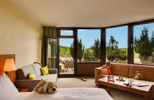 Usseln Hotel | Relax at H Plus Hotel Willingen: Pool, Spa & Family-Friendly