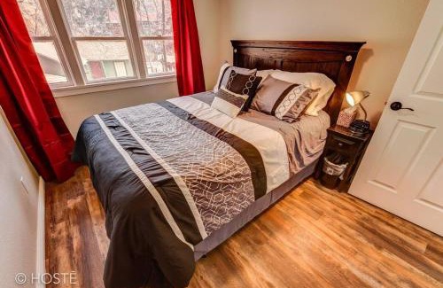 Manitou Springs House | Discover the Pet-Friendly Manitou Springs Downtown Retreat