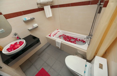Tamwe Township Hotel | Discover H Plus Hotel Yangon: Family-Friendly Amenities Await