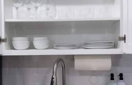 Houston Apartment | Top-Rated H&S Pleasure Suite with Jacuzzi Near IAH Airport