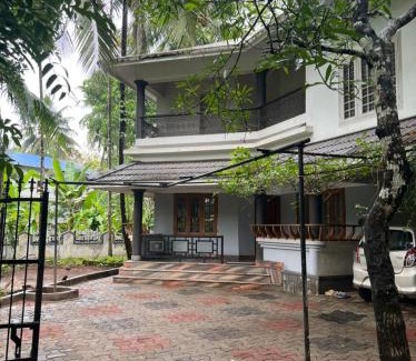 Nilambur House | Budget-Friendly H Villa: Family-Friendly Stay Awaits