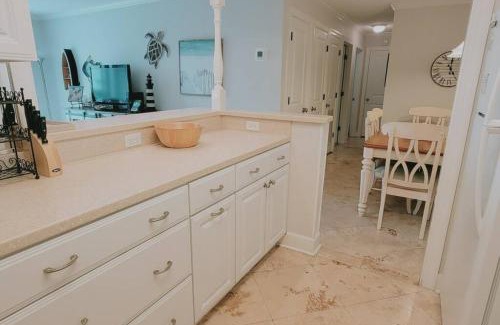 Demere Park House | Cozy Retreat with Comfy King Bed and Pet-Friendly Amenities