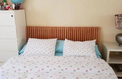 Mostoles House | Bright Double Room with A/C & WIFI for Your Perfect Stay
