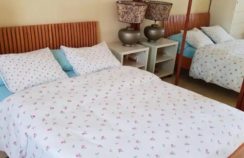 Mostoles House | Bright Double Room with A/C & WIFI for Your Perfect Stay