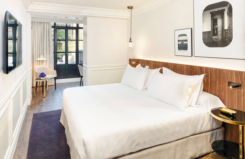 Eixample Hotel | Eco-Friendly Retreat at H10 Casa Mimosa - Rated 9.8/10