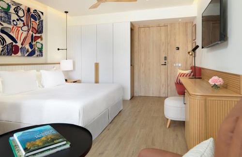 Centro Hotel | Exceptional H10 Croma Málaga: Ocean View & Pool Access