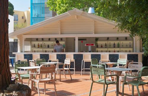 Salou City Centre Hotel | Relax at H10 Delfín - Adults Only with Oceanfront Views